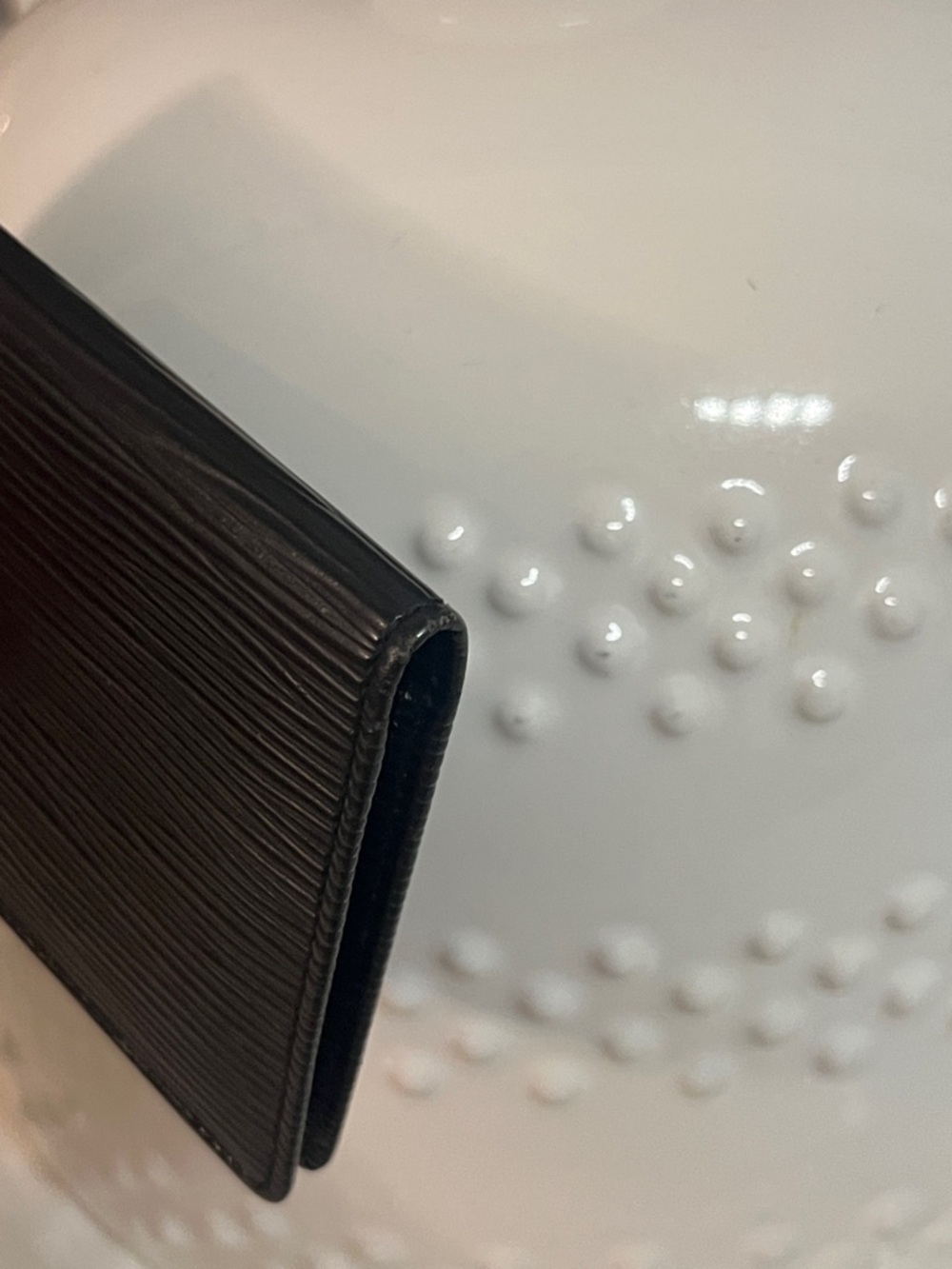 Louis Vuitton Black Epi Leather Card/ID Holder - Picture 7 of 10